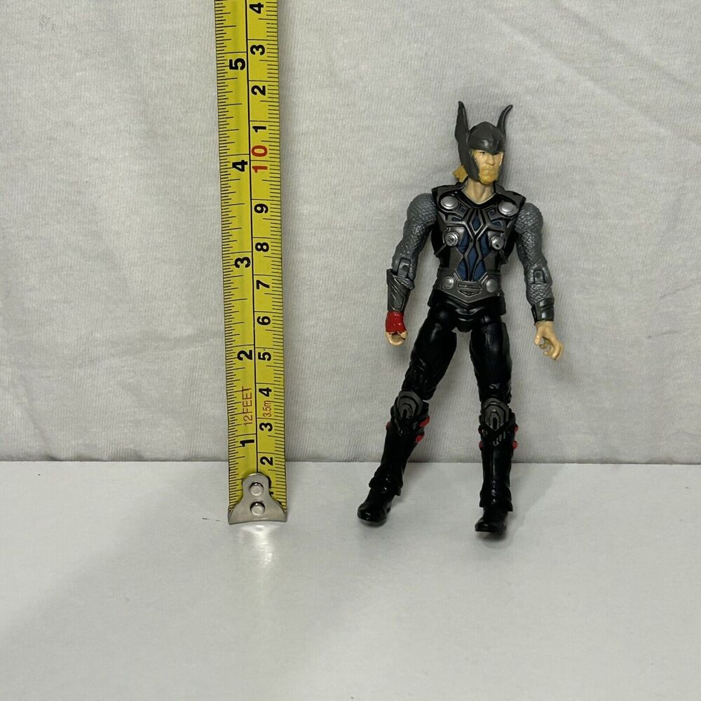 Marvel Universe Avengers God of Thunder THOR 4 Inch Action Figure